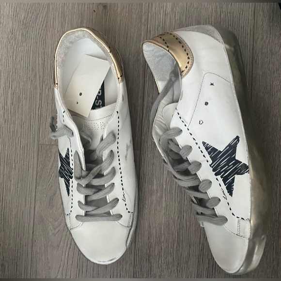 ⭐️Authentic Golden Goose Superstar Sneakers ⭐️ - Picture 2 of 10